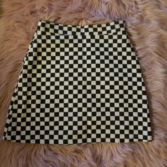 Checkered mini skirt - Picture 2 of 2